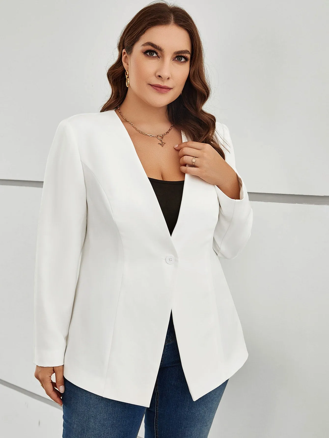 Clasi Plus Plunging Neck Single Button Solid Blazer